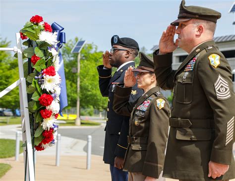 Inscom Remembers Its Fallen Soldiers With Memorial Day Ceremony