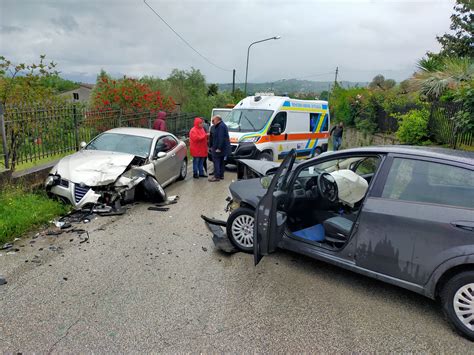 Sant Agata De Goti Scontro Tra Due Auto Tre Feriti Lab Tv Lab Tv