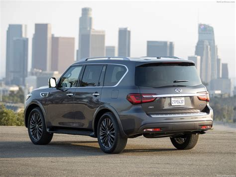 Infiniti QX80 (2022) - picture 9 of 43 - 1280x960