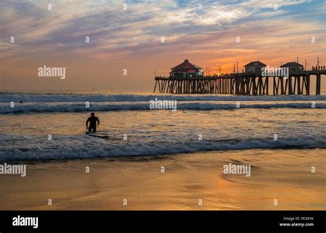 Huntington Beach Pier Hi Res Stock Photography And Images Alamy