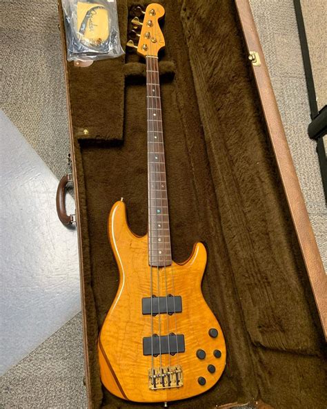 Nbd 2003 Fender American Deluxe Zone Bass