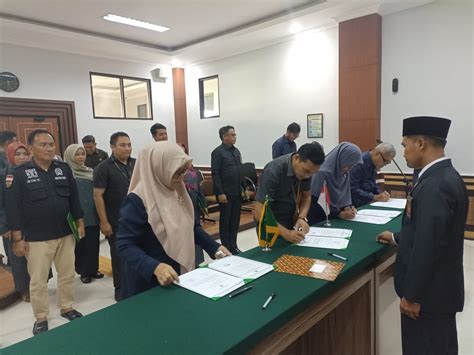 Pengadilan Agama Tutuyan Gelar Penandatanganan Pakta Integritas