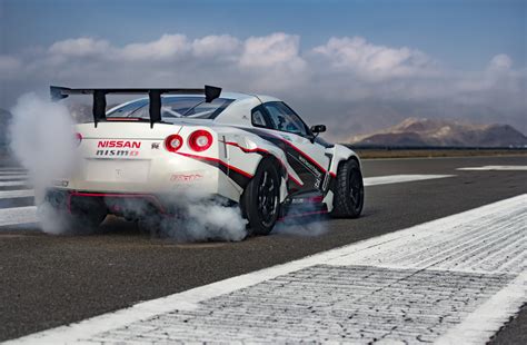 La Nissan Gt R Nismo Pulverise Le Record Du Monde Du Drift Le Plus