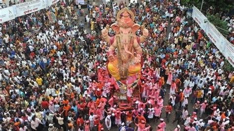 Ganesh Chaturthi Facts About Mumbai S Feet Tall Lalbaugcha