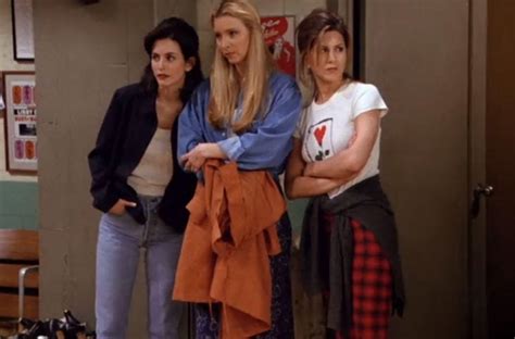 Millennials watching Friends on Netflix declare love for 90s fashion ...