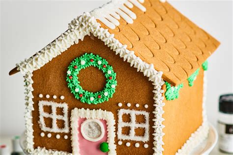 How to Make an Easy (But Still Impressive!) Gingerbread House | The Kitchn