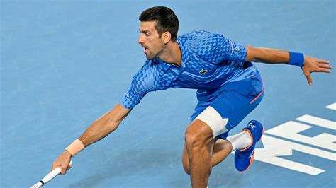 Open D Australie 2023 Simple Messieurs Novak Djokovic Sur Sa Cuisse