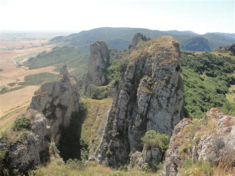 Rutas Por Los Montes Obarenes Al Filo De Lo Improbable