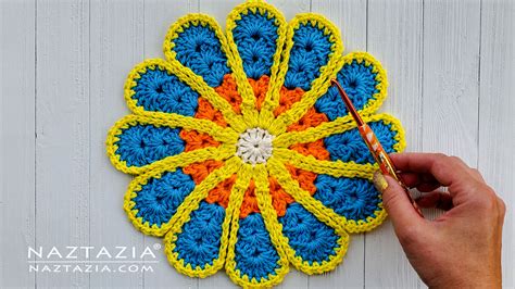 Crochet 12 Petal Flower - Naztazia