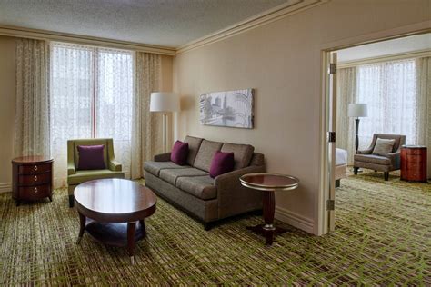 Hotel Near Cleveland Stadium| Marriott Downtown at Key Tower