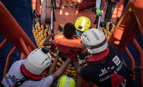 Pozzallo Sei Migranti Morti Su Un Barcone Tra Le Vittime Anche Due