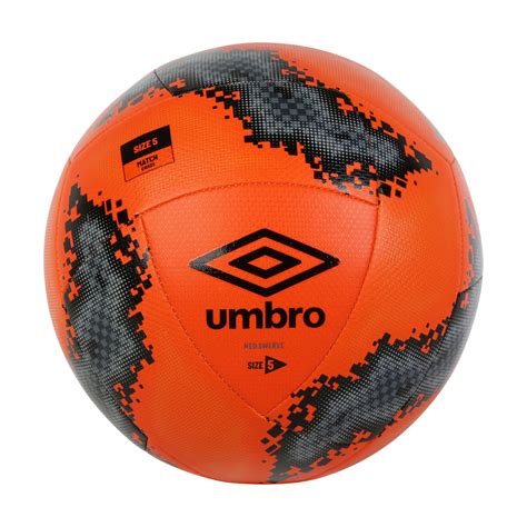 Umbro Neo Swerve Training Football Gb Kits