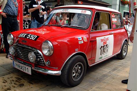 Classic Car: Mini Cooper Classic Racing