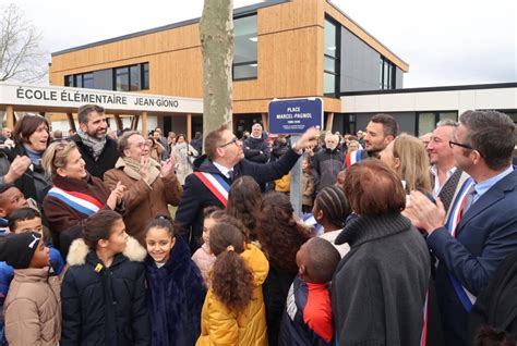 Une Premi Re Cole Ossature En Bois Inaugur E Carri Res Sous Poissy