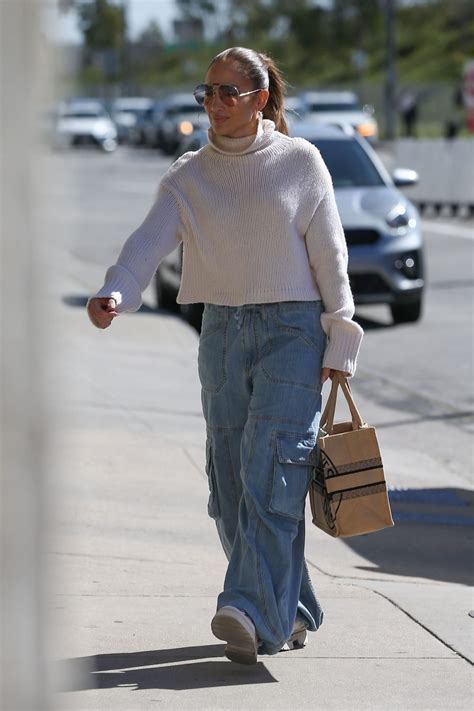 JENNIFER LOPEZ Arrives at Dance Rehearsal in West Hollywood 02/15/2023 – HawtCelebs