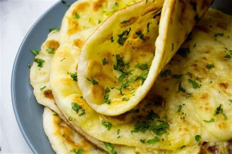 Easy Homemade Garlic Naan Bread