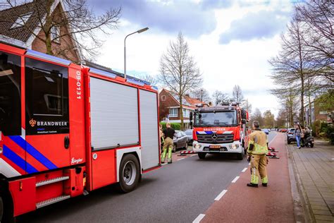 Brandweer Inspecteert Schoorsteen Van Woning Aan De Liendertseweg