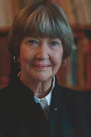 Charlotte Stewart Biografía mejores películas series imágenes y