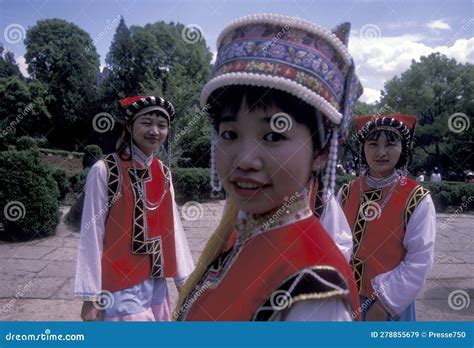 China Yunnan Kunming Shilin Stone Forest Editorial Stock Image Image Of Landmark Culture