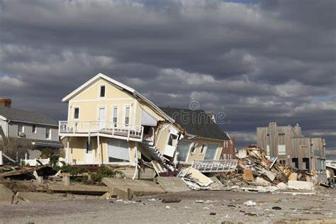 Casa De Playa Destruida Tras El Hurac N Sandy En Rockaway Lejano Ny