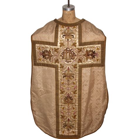 Baroque clerical Vestment / Chasuble with Silver and Gold Embroidery ...