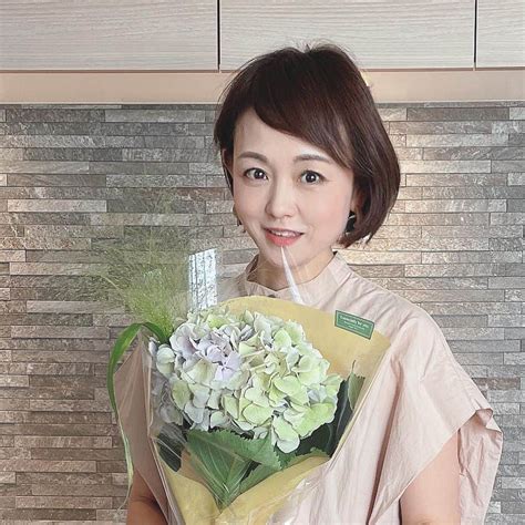 中島静佳さんのインスタグラム写真 中島静佳instagram「何気ない朝を迎えて、掃除や洗濯、息子と勉強して過ごし、お昼はお蕎麦屋さん