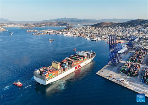 Greece S Piraeus Port Welcomes Mega Container Vessel Xinhua