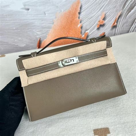 新加坡愛馬仕包包價格及圖片 Hermes Mini Kelly Pochette Swift Etoupe 大象灰銀扣 Qatar