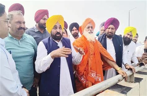 Punjab Cm मान जालंधर ज़िले के बाढ़ प्रभावित इलाकों का जायज़ा लेने पहुंचे ट्विटर पर लाइव वीडियो