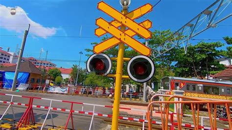 Railroad Crossing Indonesia Perlintasan Kereta Api Krl 2021 YouTube