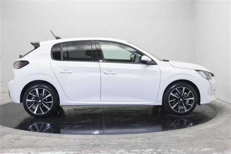 Peugeot 208 White