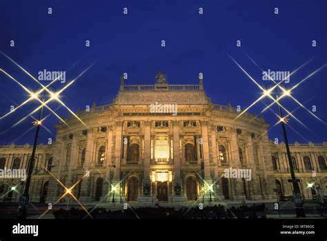 Vienna ringstrasse 20th hi-res stock photography and images - Alamy