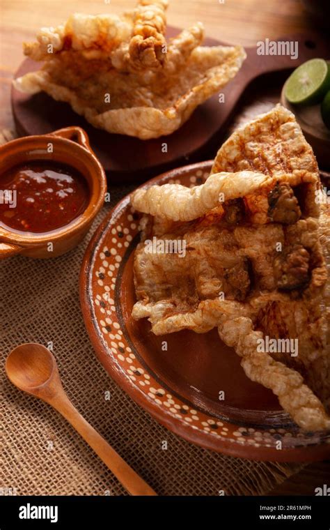 Chicharrón Corteza De Cerdo Frita Crujiente Son Trozos De Piel De