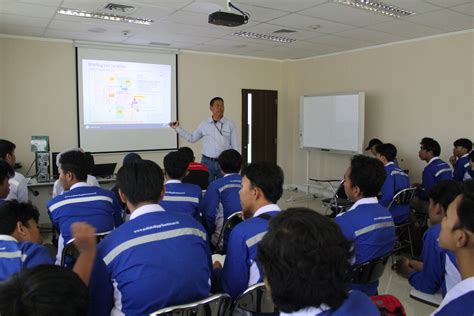 Kunjungan Industri Mahasiswa POLGRI Teknik Mesin Ke PT Chandra Asri