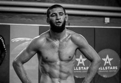 Khamzat Chimaev dévoile des images de son training camp avant le choc