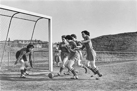 Mythos Und Moderne Fu Ball Im Ruhrgebiet Das Fotoportal