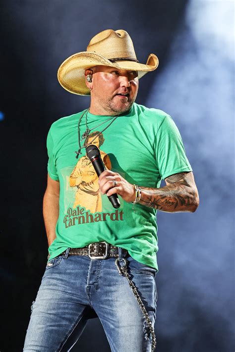 Jason Aldean S Song Removal Leaves CMT With An 80 Ratings Dip