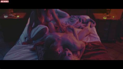 Naked Ximena Rodriguez In Between Walls