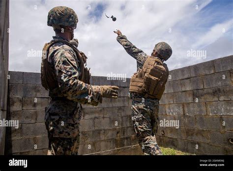 Us Marine Corps Lance Cpl Edwardo Calderon Right A Satellite Transmissions Operator With