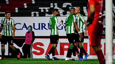 Racing goleó a Defensor y mantiene la punta en la Segunda Profesional