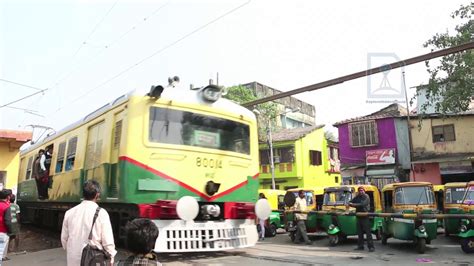 Local Train In Kolkata Youtube