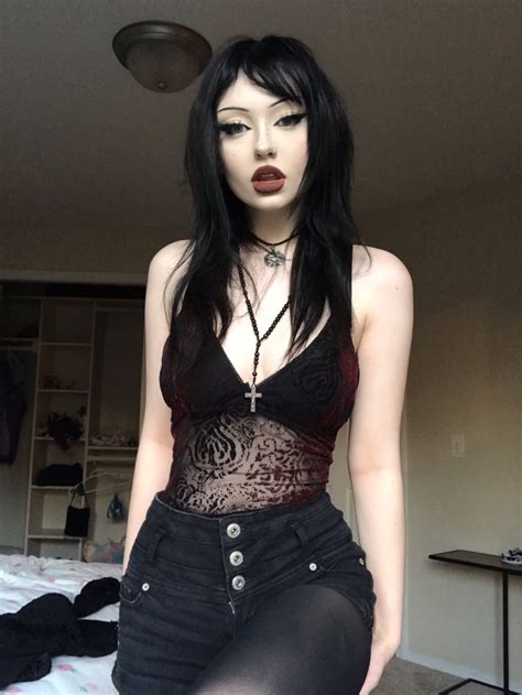 E Or Goth Makeup Goth Style Alternative Girl Dark Outfits Edgy