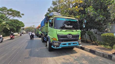 Dishub Akui Kewalahan Tertibkan Truk Tanah Yang Melanggar Jam Operasional