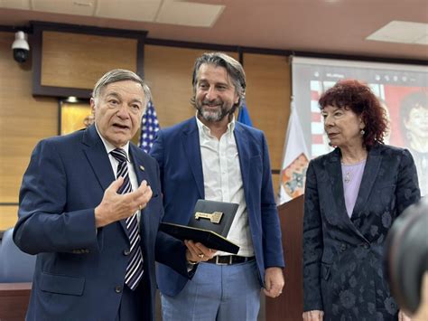 Dioguardi Receives The Key Of Prishtina Atlantiku