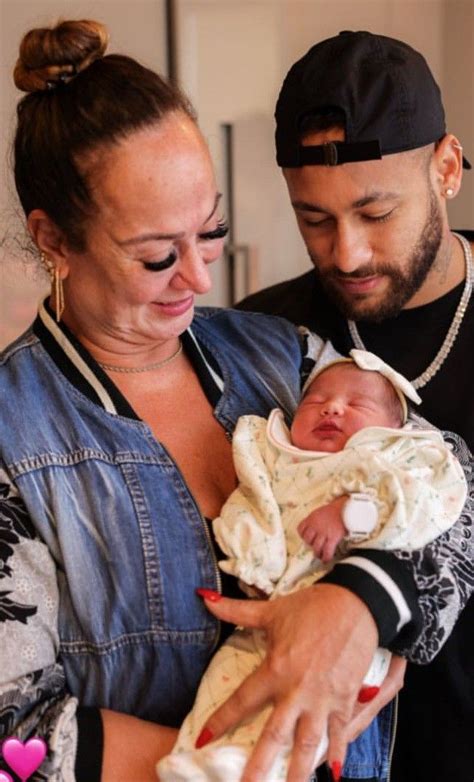 Neymar Jr with his mother and his daughter 🥺🥰