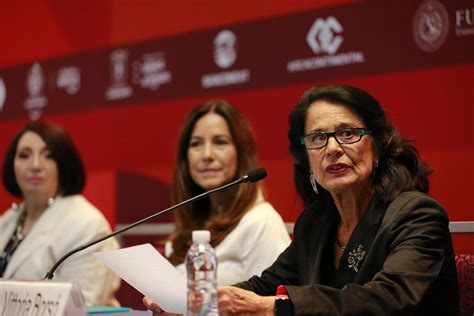 La Escritora Coral Bracho Gana El Premio Fil De Literatura