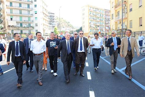 Il Sindaco V De Luca Ha Inaugurato Il Nuovo Parcheggio A Torrione