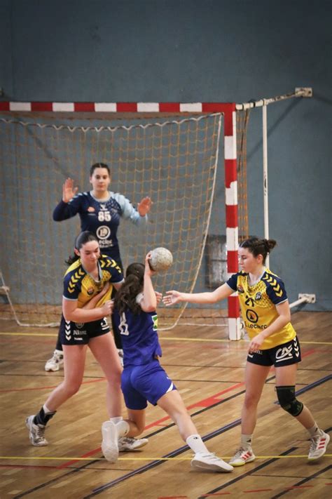 18 Féminines le 30 03 2024 Léhon Dinan Handball