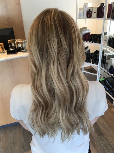 Beige Blonde With Highlights Blonde Highlights Beige Blonde Long Hair Styles