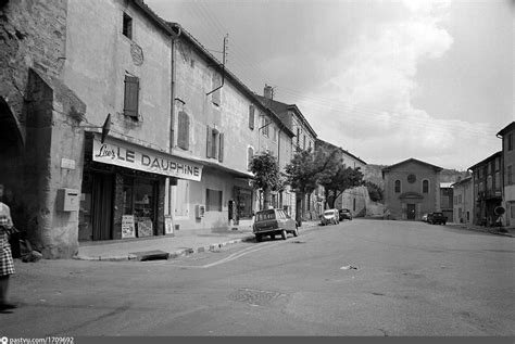 Saint Paul Trois Châteaux Place de la Libération